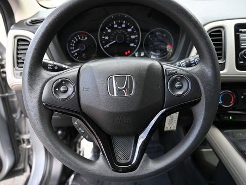 Used 2020 Honda HR-V LX image 17