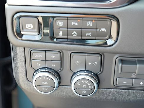 New 2026 GMC Yukon XL AT4 w/ AT4 Premium Plus Package image 18