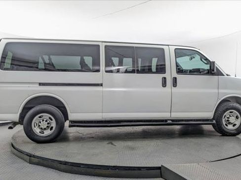 Used 2023 Chevrolet Express 3500 LS RWD image 9