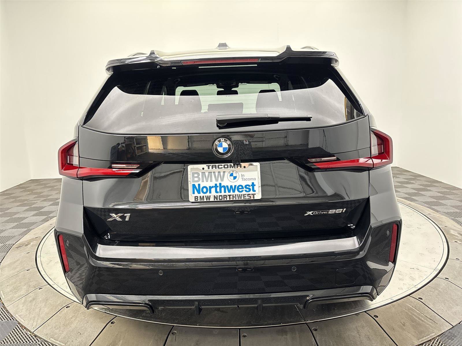 Used 2026 BMW X1 xDrive28i w/ Technology Package AWD/4WD image 15