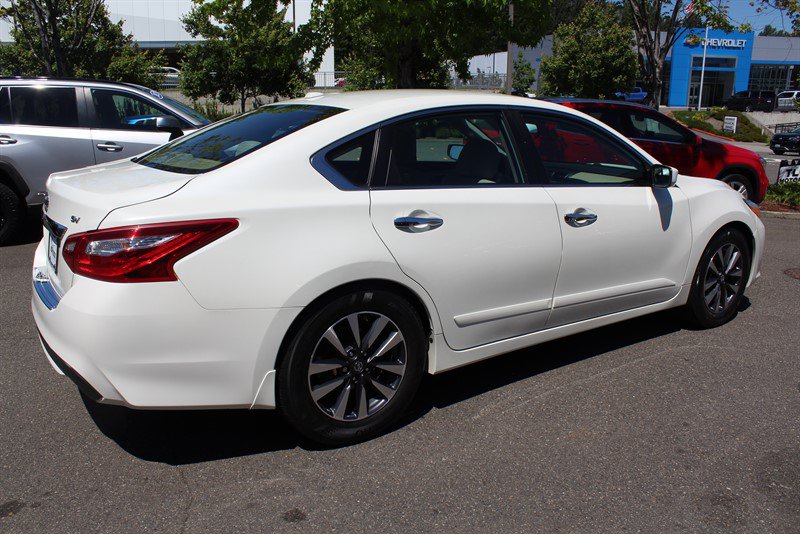 Used 2016 Nissan Altima 2.5 SV FWD image 5