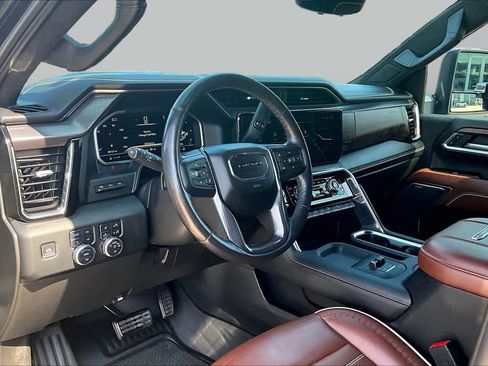 Used 2024 GMC Sierra 2500 Denali Ultimate AWD/4WD image 15