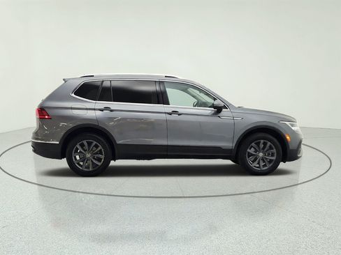 Used 2022 Volkswagen Tiguan SE FWD image 4