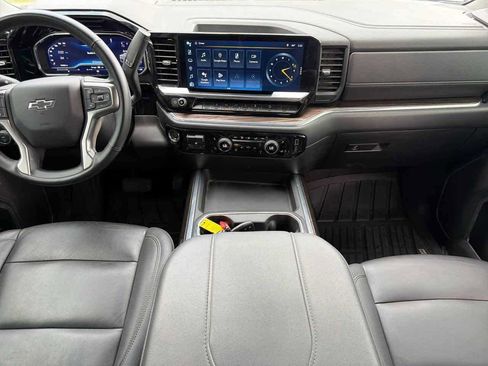 Used 2025 Chevrolet Silverado 3500 LT w/ Trail Boss Package image 13