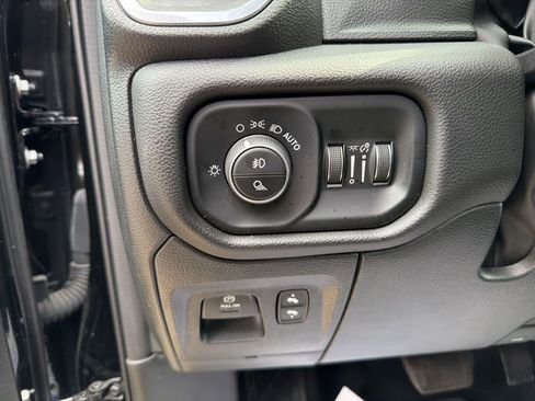 Used 2025 RAM 1500 Laramie AWD/4WD image 17