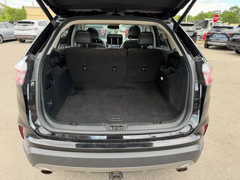 Used 2019 Ford Edge Titanium w/ Cold Weather Package AWD/4WD image 28