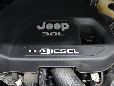Used 2021 Jeep Wrangler Unlimited Sahara AWD/4WD image 11