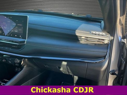 Used 2022 Jeep Compass Altitude w/ Sun and Sound Group image 22