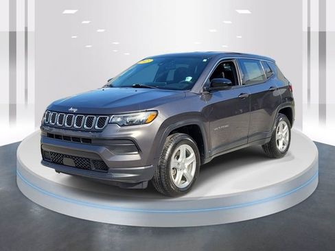 Used 2023 Jeep Compass Sport AWD/4WD image 3