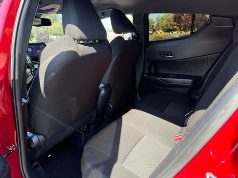 Used 2019 Toyota C-HR XLE FWD image 13