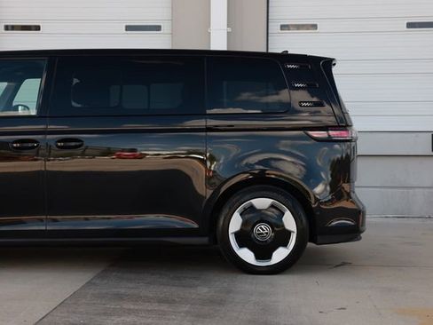 Used 2025 Volkswagen ID. Buzz Pro S RWD image 27
