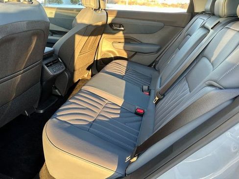 Used 2024 Nissan Ariya AWD image 15