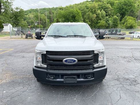 Used 2019 Ford F250 XL w/ Power Equipment Group RWD image 4