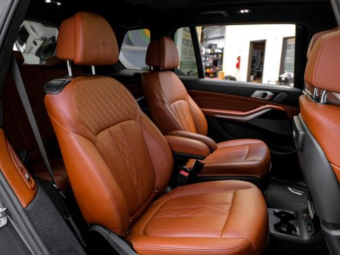 Used 2021 BMW X7 xDrive40i w/ M Sport Package image 33