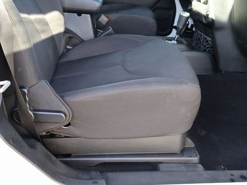 Used 2015 Jeep Wrangler Sport w/ Connectivity Group image 10