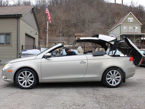 Used 2009 Volkswagen Eos Komfort image 6