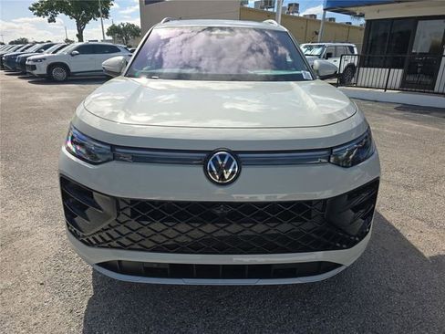 New 2026 Volkswagen Tiguan SEL R-Line image 2