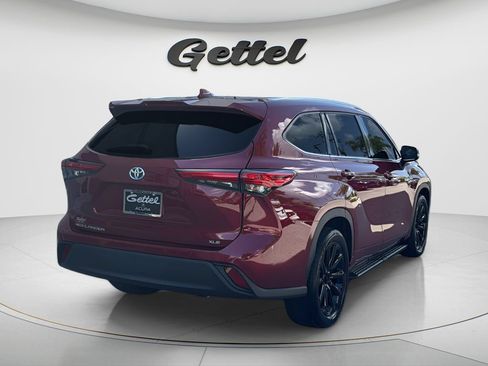 Used 2021 Toyota Highlander XLE FWD image 5