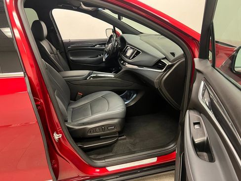 Used 2024 Buick Enclave Premium image 30