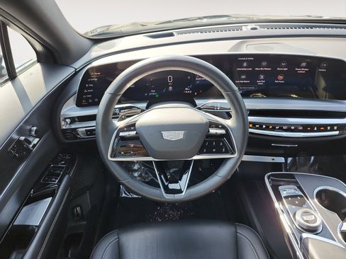 Used 2024 Cadillac Lyriq Luxury AWD/4WD image 12
