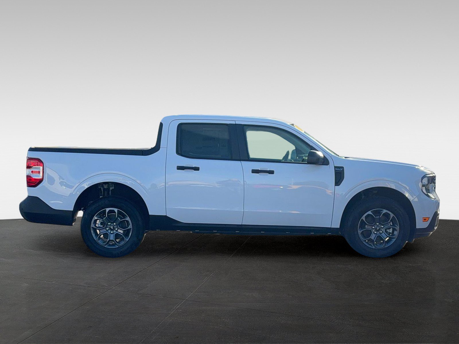 Used 2025 Ford Maverick XLT w/ Equipment Group 301A AWD/4WD image 4
