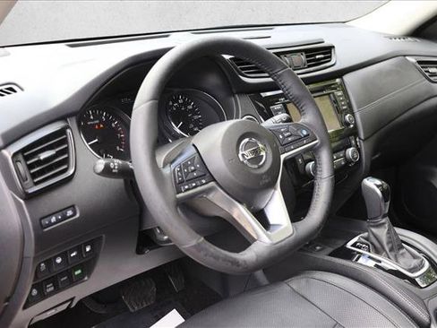 Used 2019 Nissan Rogue SL w/ Premium Package AWD/4WD image 10