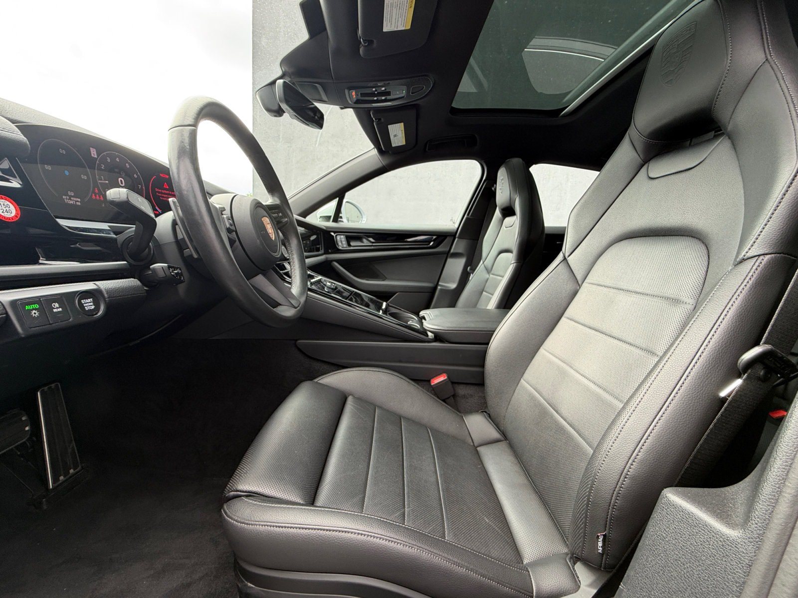 Certified 2025 Porsche Panamera 4 AWD/4WD image 5