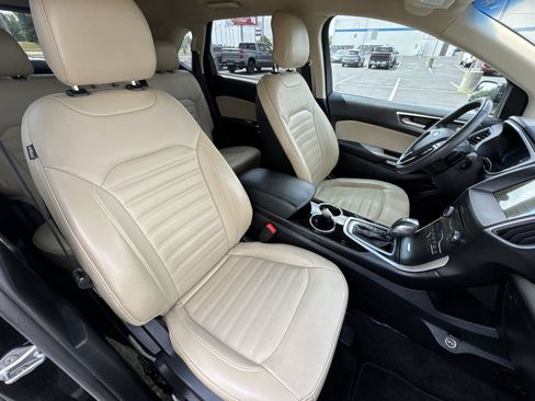 Used 2018 Ford Edge SEL w/ Equipment Group 201A AWD/4WD image 25
