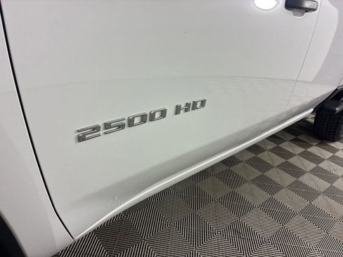 Used 2021 Chevrolet Silverado 2500 W/T w/ WT Convenience Package image 8