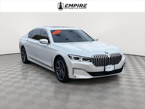 Used 2021 BMW 750i xDrive image 1