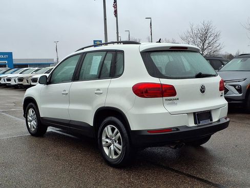Used 2016 Volkswagen Tiguan S image 6