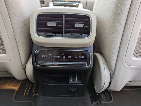 Used 2022 Mercedes-Benz GLS 450 4MATIC image 34