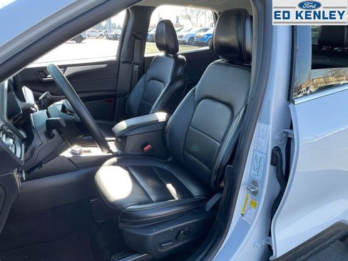 Used 2025 Ford Escape Platinum image 3