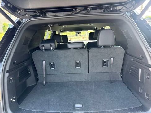 Used 2025 Chevrolet Traverse LT AWD/4WD image 41