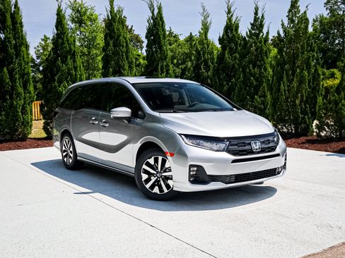 New 2026 Honda Odyssey EX-L image 2