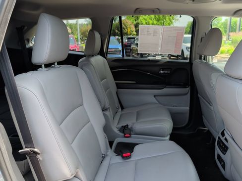Used 2019 Honda Pilot Touring image 35