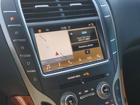 Used 2019 Lincoln Nautilus Select image 16