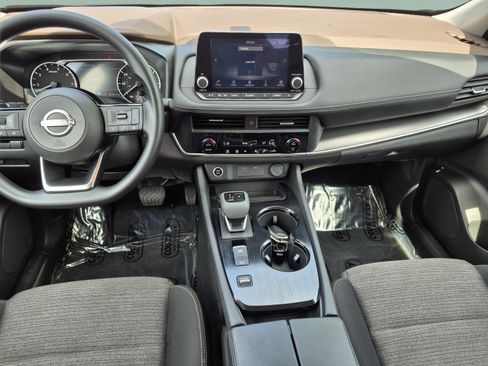 Certified 2023 Nissan Rogue SV FWD image 14
