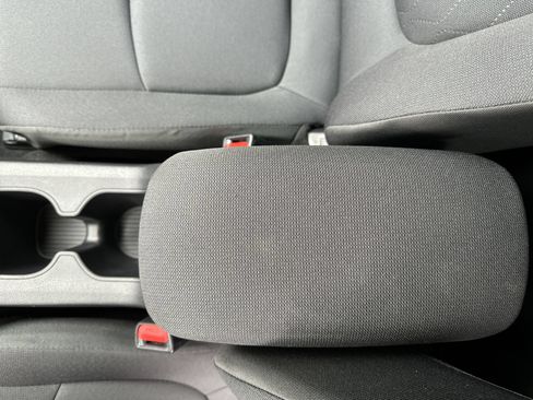 Used 2026 Toyota Corolla Cross LE FWD image 21