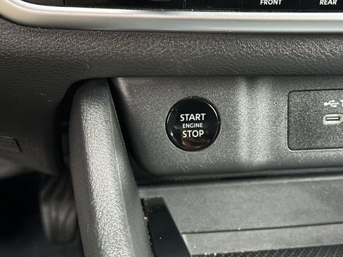 Used 2024 Nissan Rogue SV AWD/4WD image 29