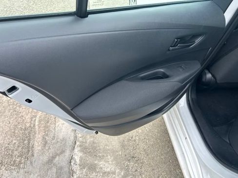 Used 2025 Toyota Corolla LE FWD image 29