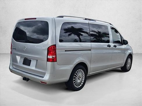 Used 2023 Mercedes-Benz Metris Passenger image 3