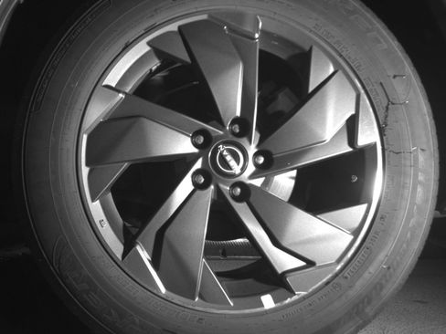 Used 2025 Nissan Rogue SV FWD image 16