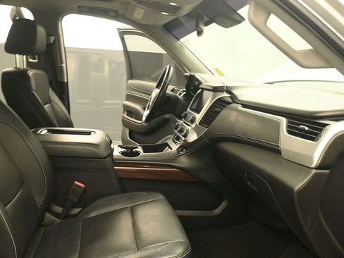 Used 2017 GMC Yukon XL SLT w/ Open Road Package image 17