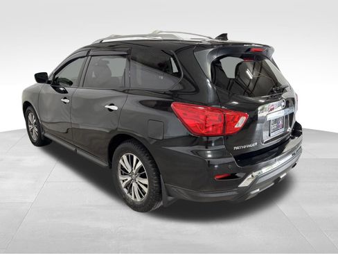 Used 2019 Nissan Pathfinder S image 8