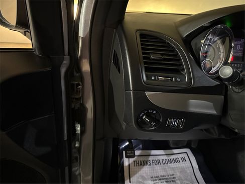 Used 2017 Dodge Grand Caravan GT image 39