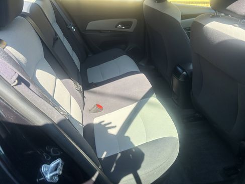 Used 2013 Chevrolet Cruze LS image 12
