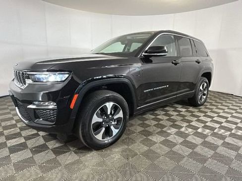 Used 2023 Jeep Grand Cherokee 4WD 4xe image 7