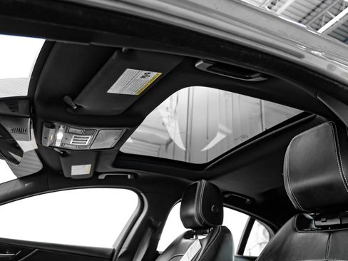 Used 2019 Jaguar XE R-Sport AWD/4WD image 38