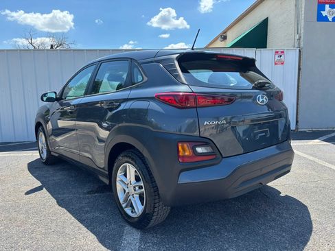 Used 2021 Hyundai Kona SE AWD/4WD image 3